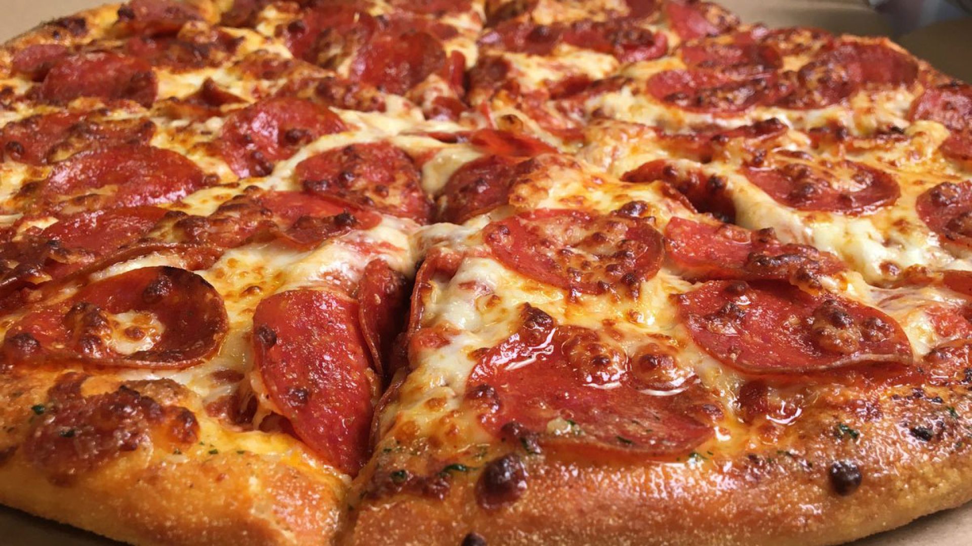 This American Pizza Chain Is Now Officially the Largest One In the World