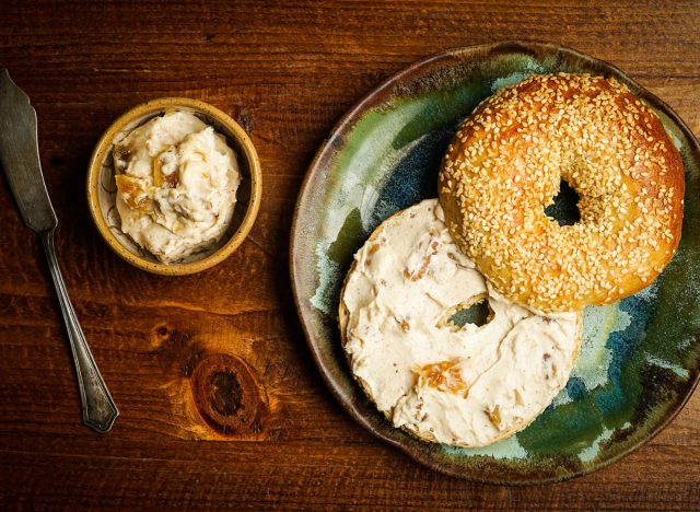 bagel with cream cheese