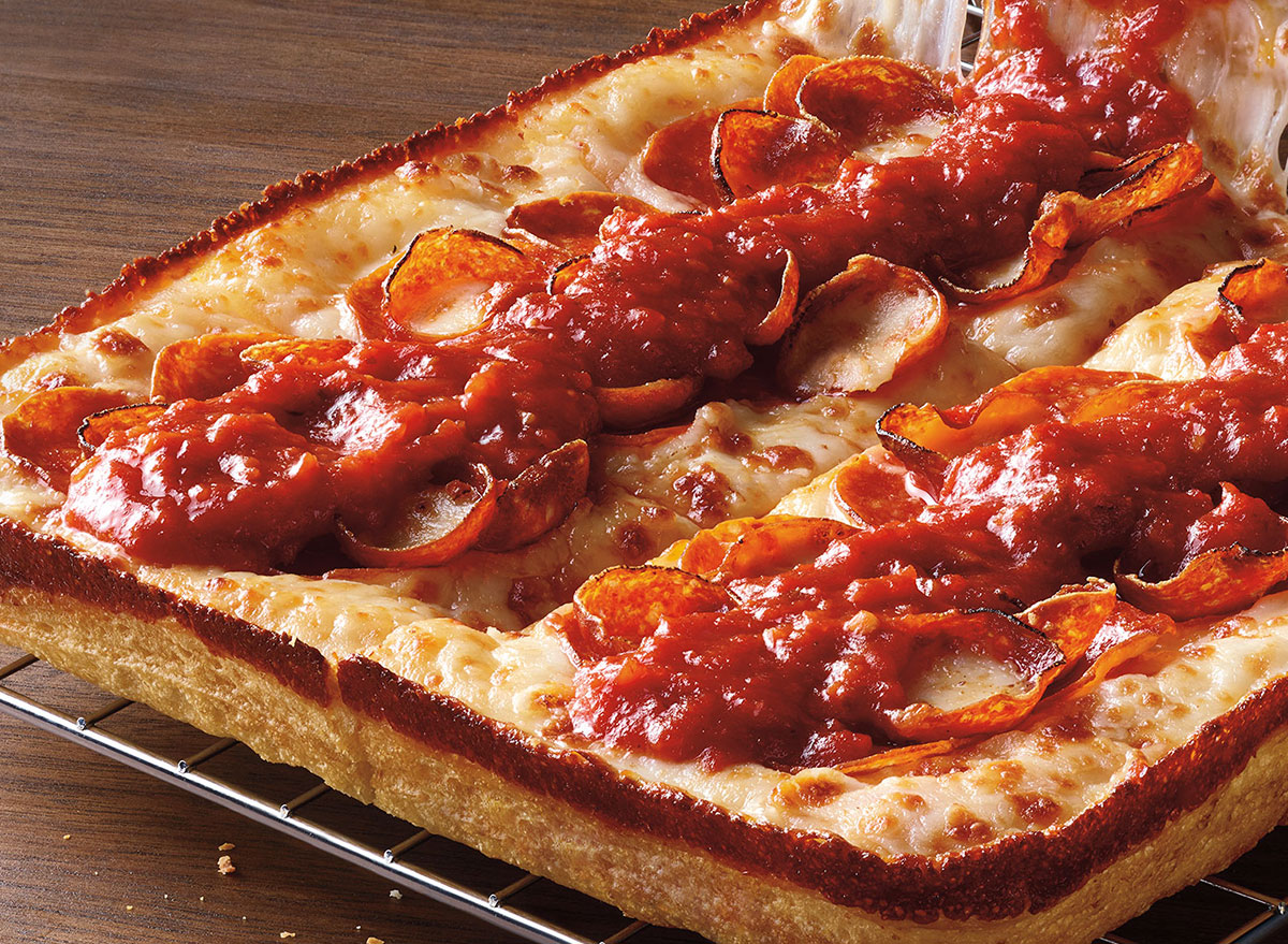 pizza hut detroit style pizza