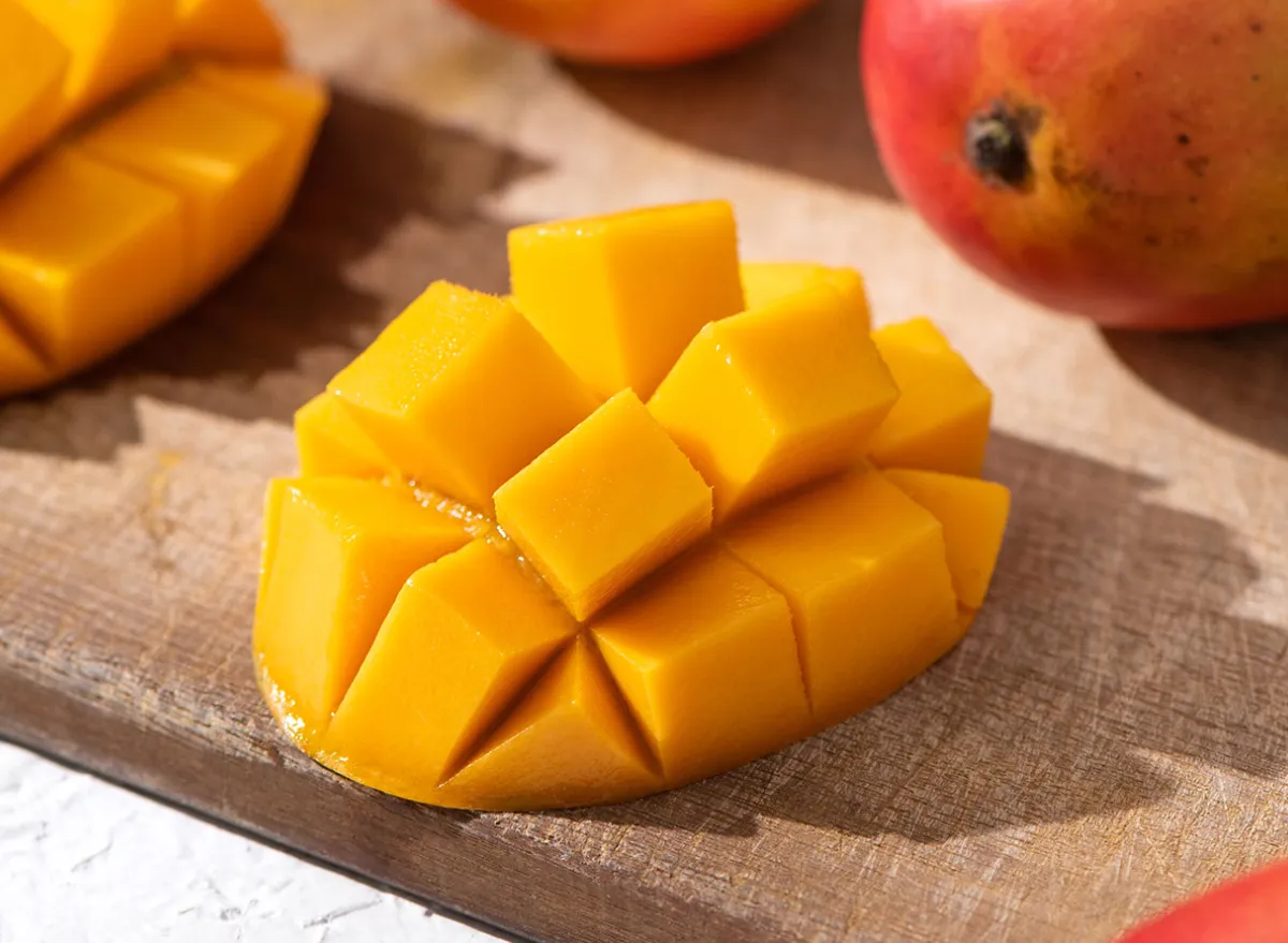 sliced mango