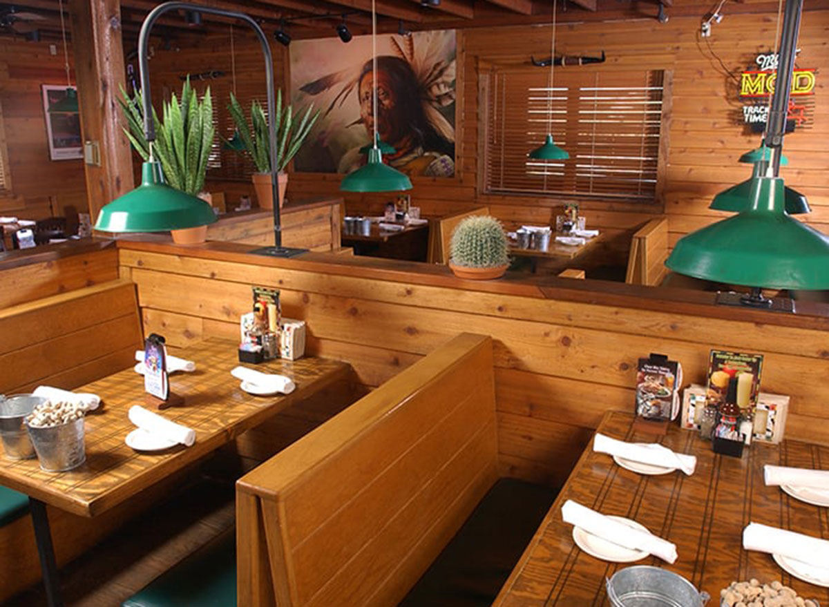 texas roadhouse interior