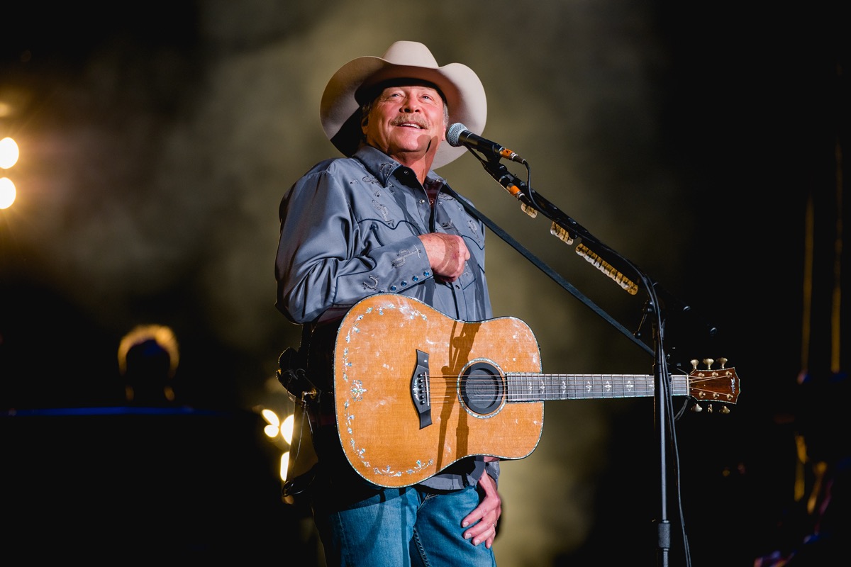Country Singer Alan Jackson Reveals No Cure Neurological Disease Eat This Not That