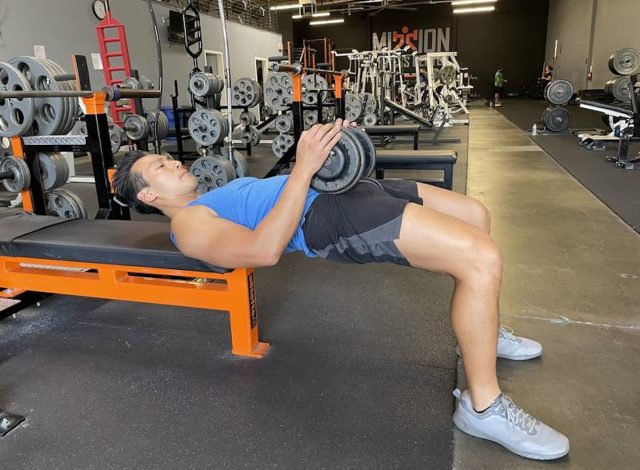 dumbbell hip thrust