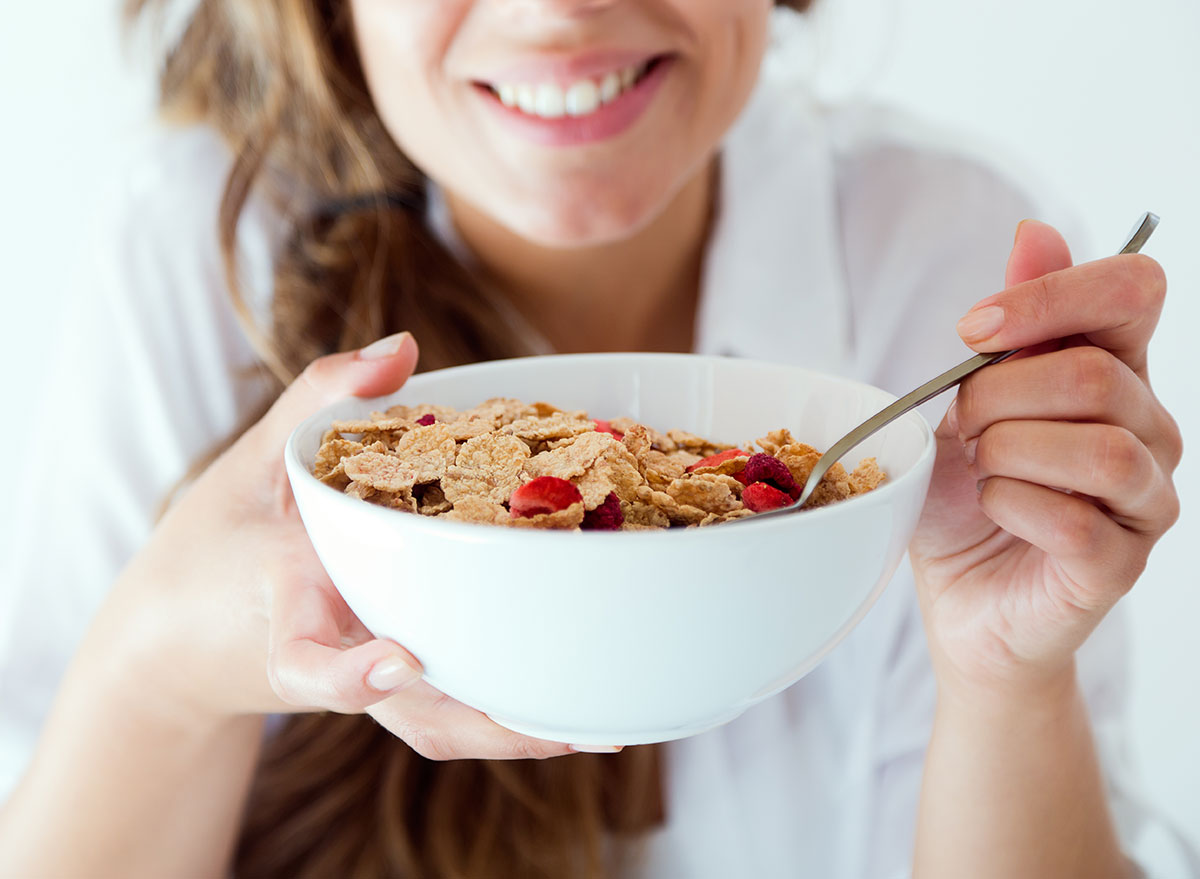 The 1 Best Cereal To Lower Your Cholesterol, Dietitians Say — Eat This