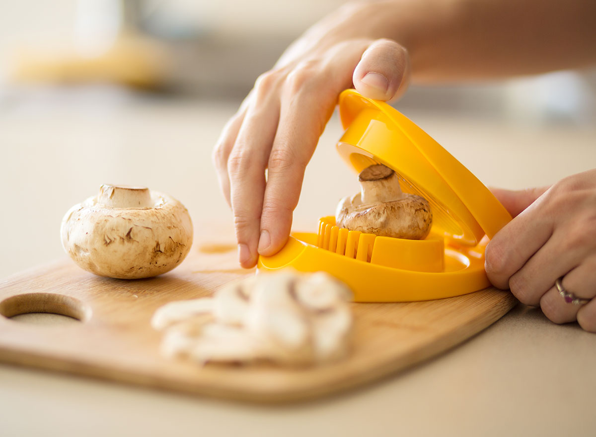 egg slicer