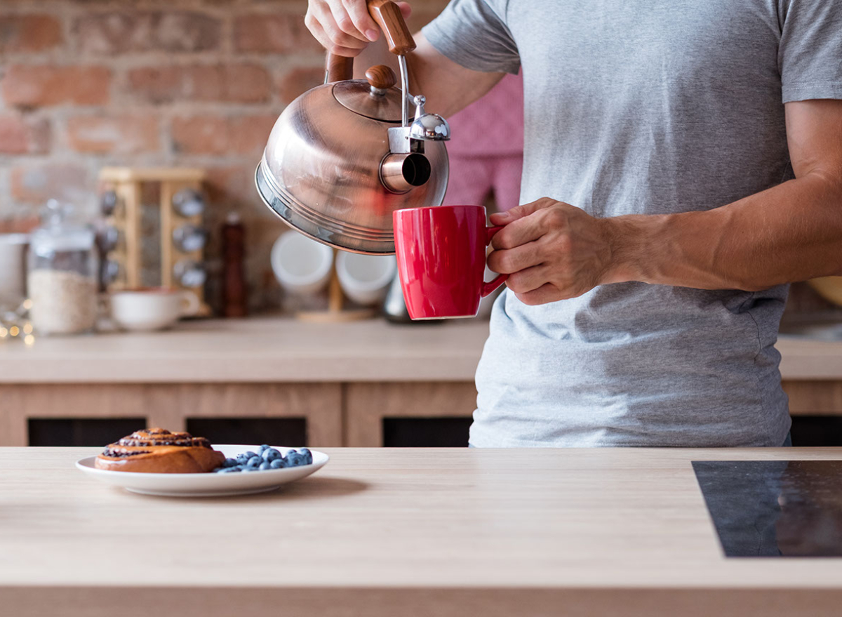 tea kettle pouring - Medplus