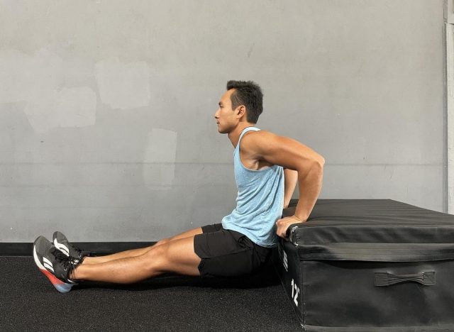 bodyweight dips exercise to tone sagging arm skin