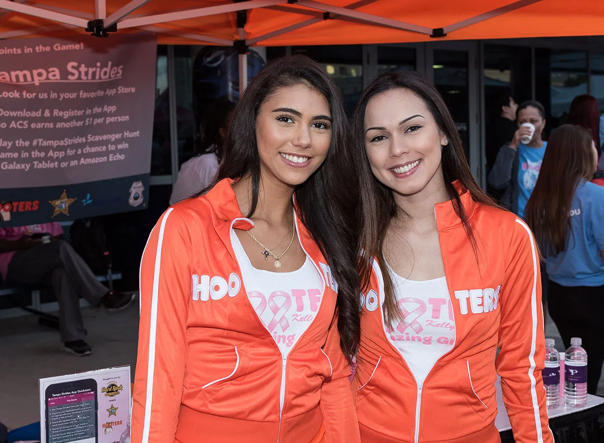 hooters girls employees