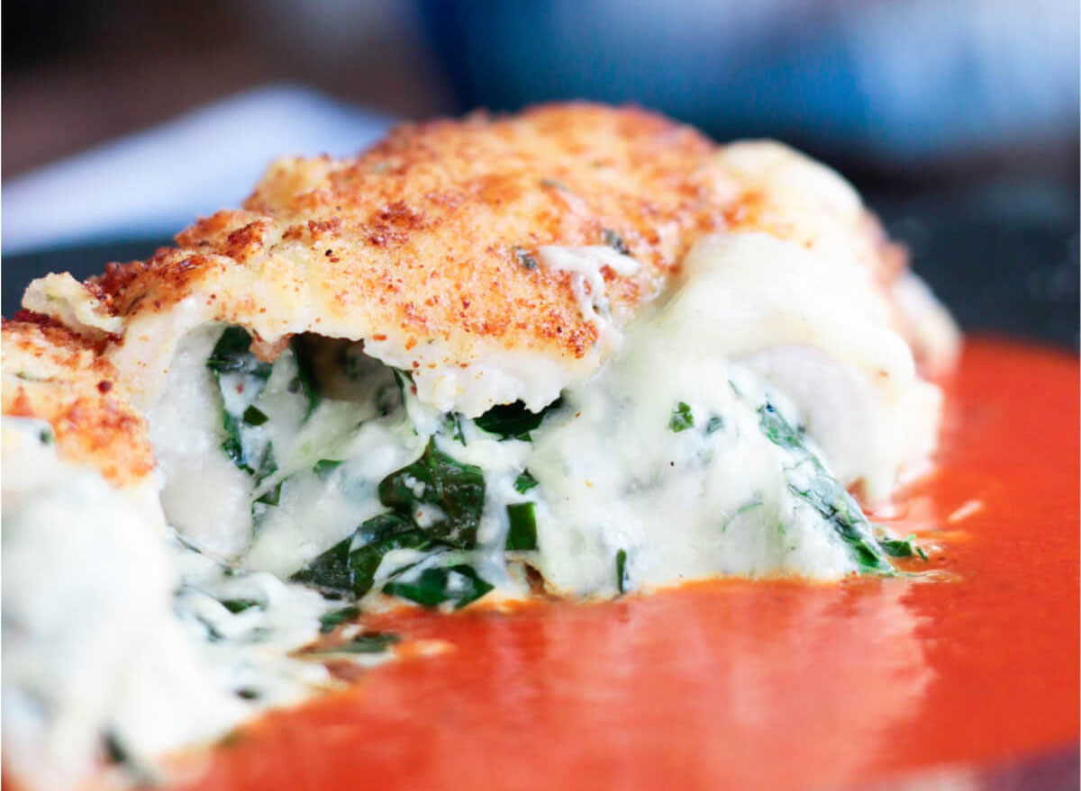 keto cheesy spinach stuffed chicken