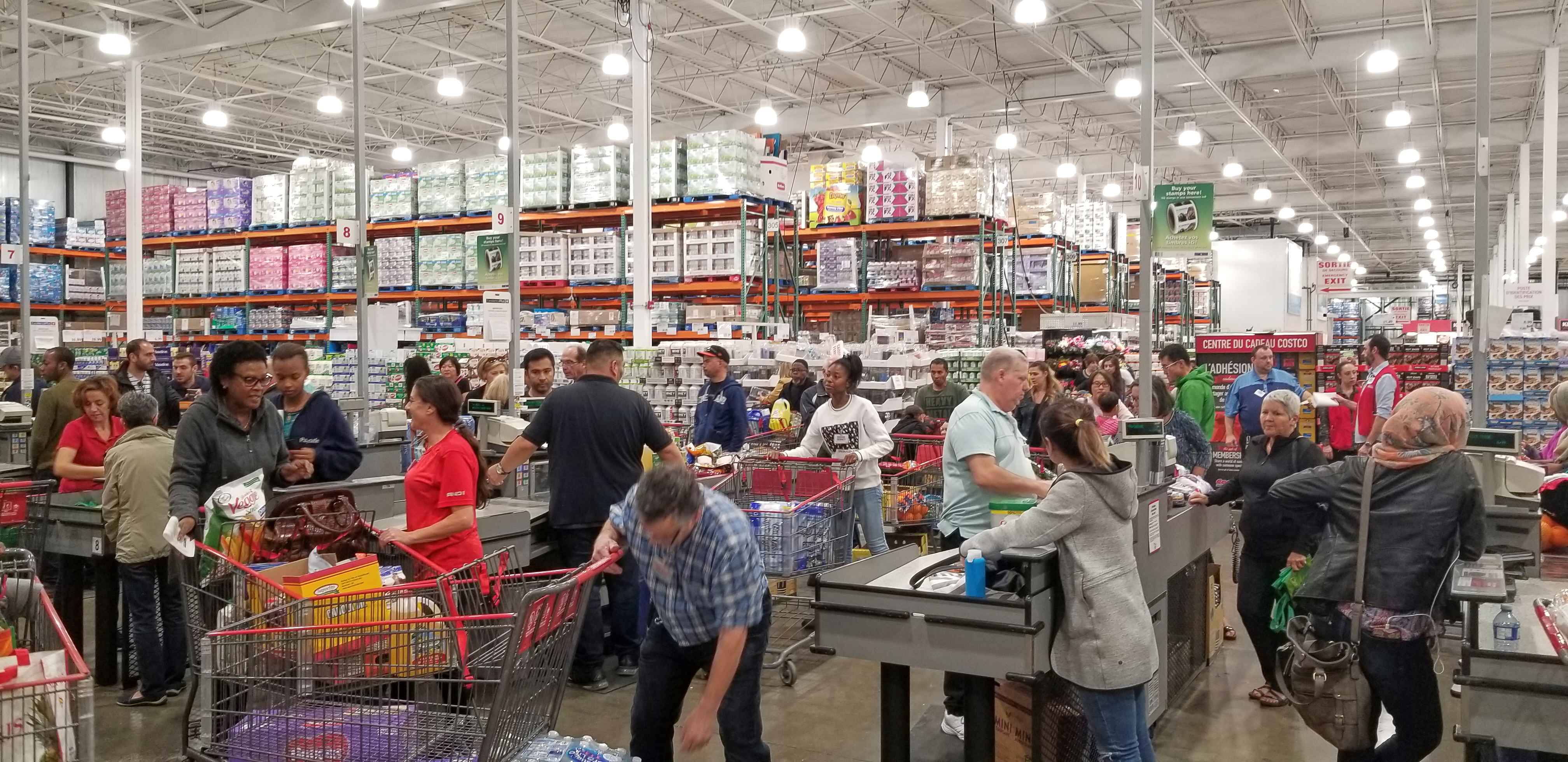 Montreal,,Canada, ,October,5,,2018:,People,With,Carts,In