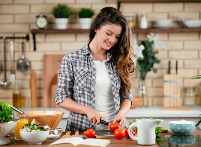 How to Lose Weight Starting Right Now, According to Dietitians