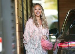 Chrissy Teigen Just Turned This Classic Holiday Dish Into a Weeknight Dinner