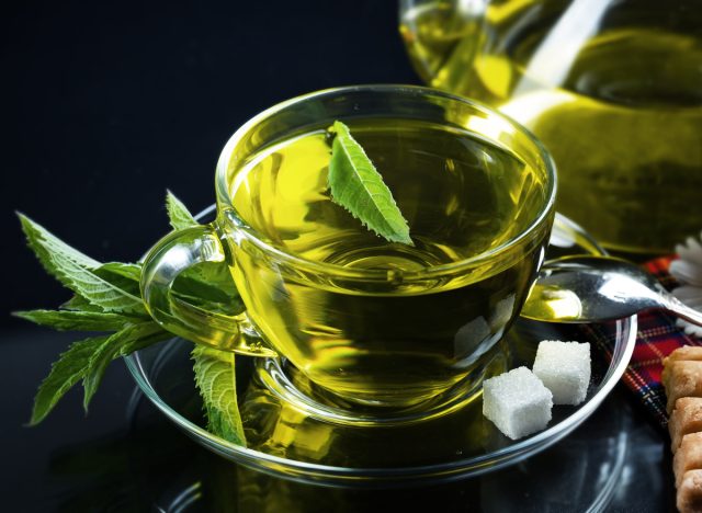 green tea with sugar cubes