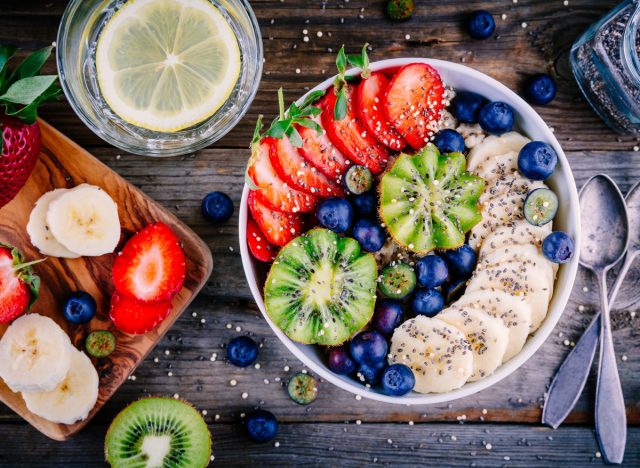 oatmeal bowl with fruit