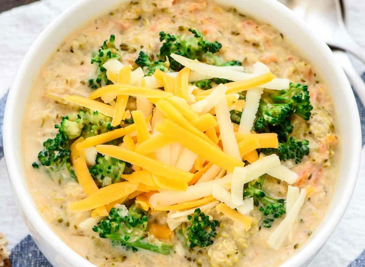 slow cooker broccoli cheese soup