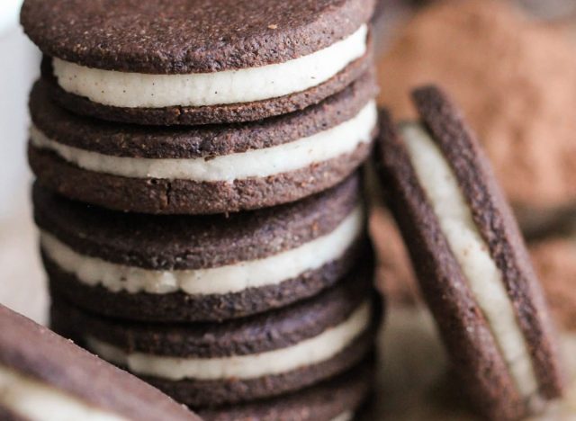 Copycat Healthy Oreo Cookies