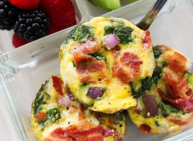 bacon spinach egg muffins