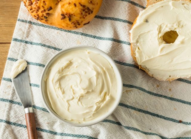 cream cheese and bagels