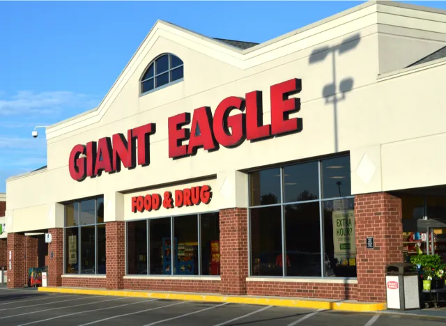 giant eagle storefront