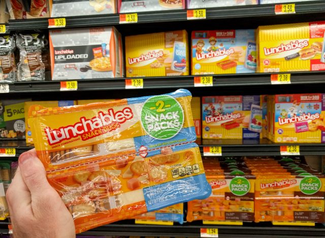 lunchables aisle