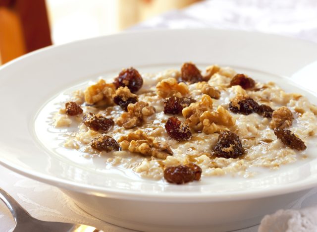 raisin walnut oatmeal