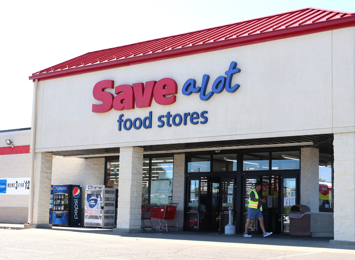 10 Grocery Chains That Have Closed Dozens of Locations This Year — Eat