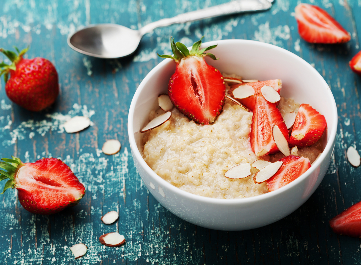 strawberry almond oatmeal