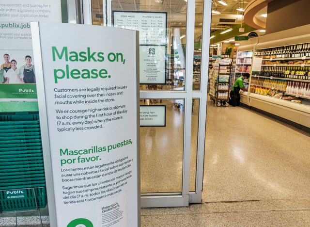 Grocery mask sign