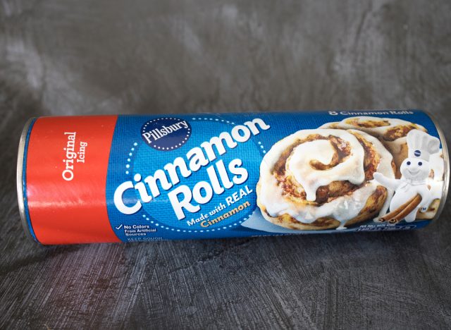 cinnamon roll package
