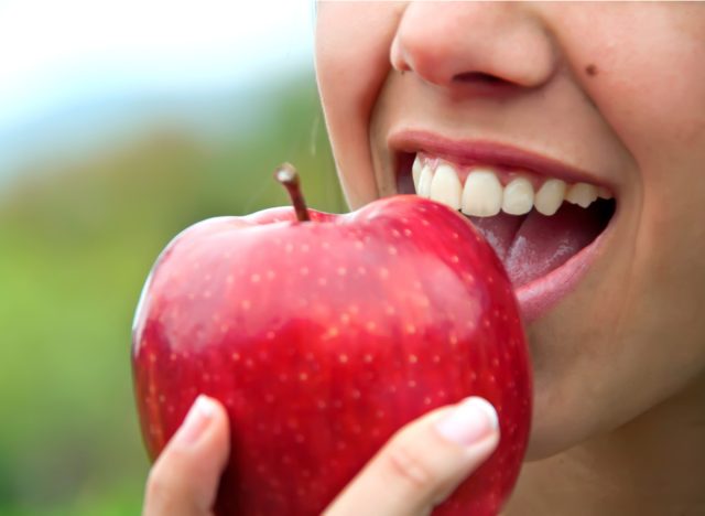 eating apple
