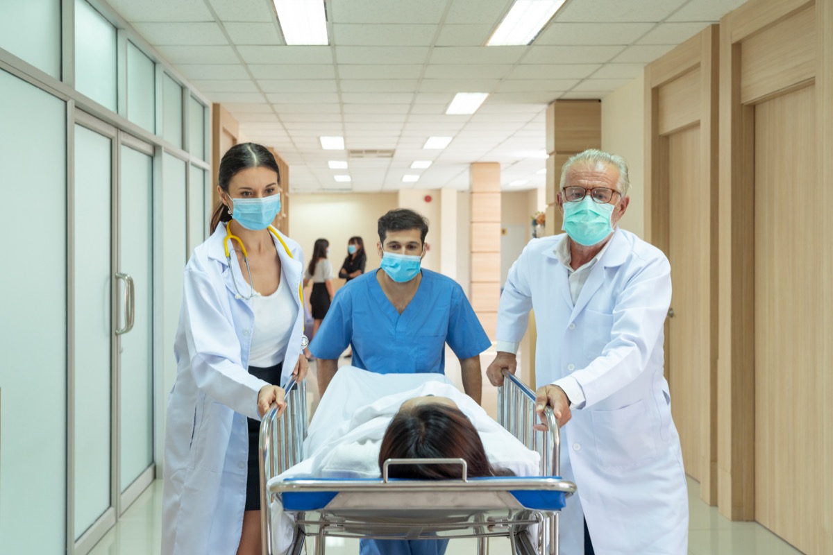 A virus expert warns that “COVID is not over” with you – eat this, not this