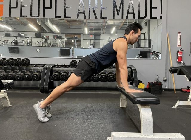 trainer doing incline pushup