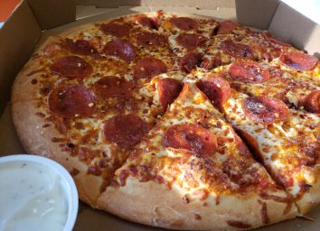 little caesars hot-n-ready pepperoni pizza
