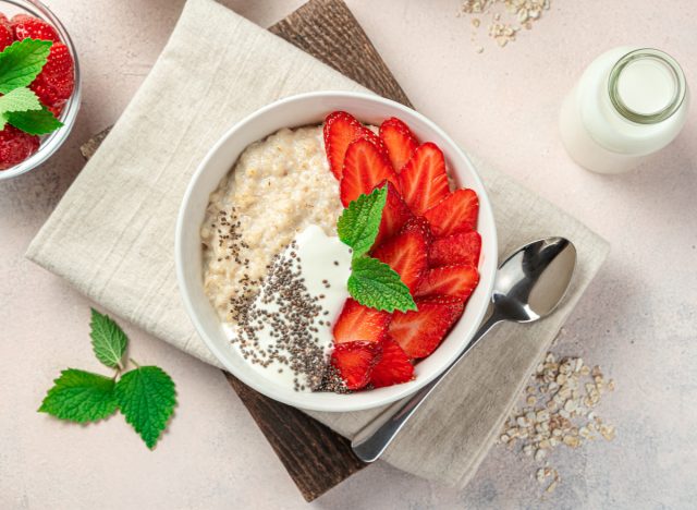 oatmeal with strawberries and chia seeds