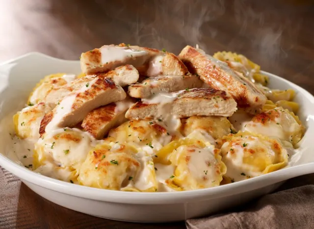 olive-garden-asiago tortelloni alfredo with grilled chicken