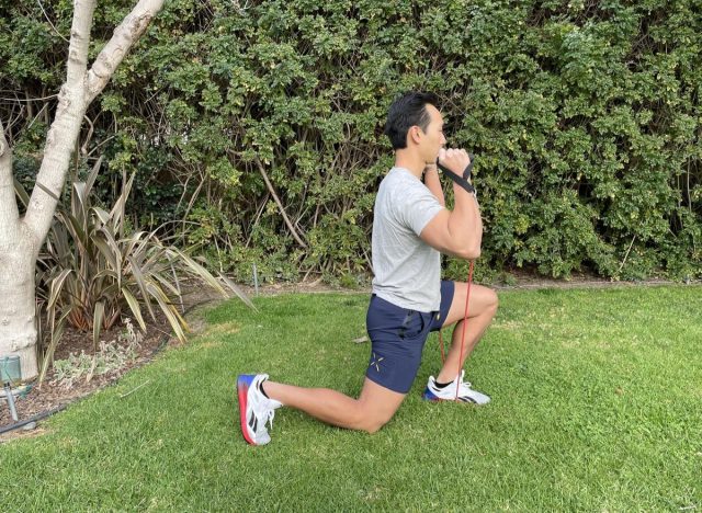 split squats, best resistance band exercises for belly fat