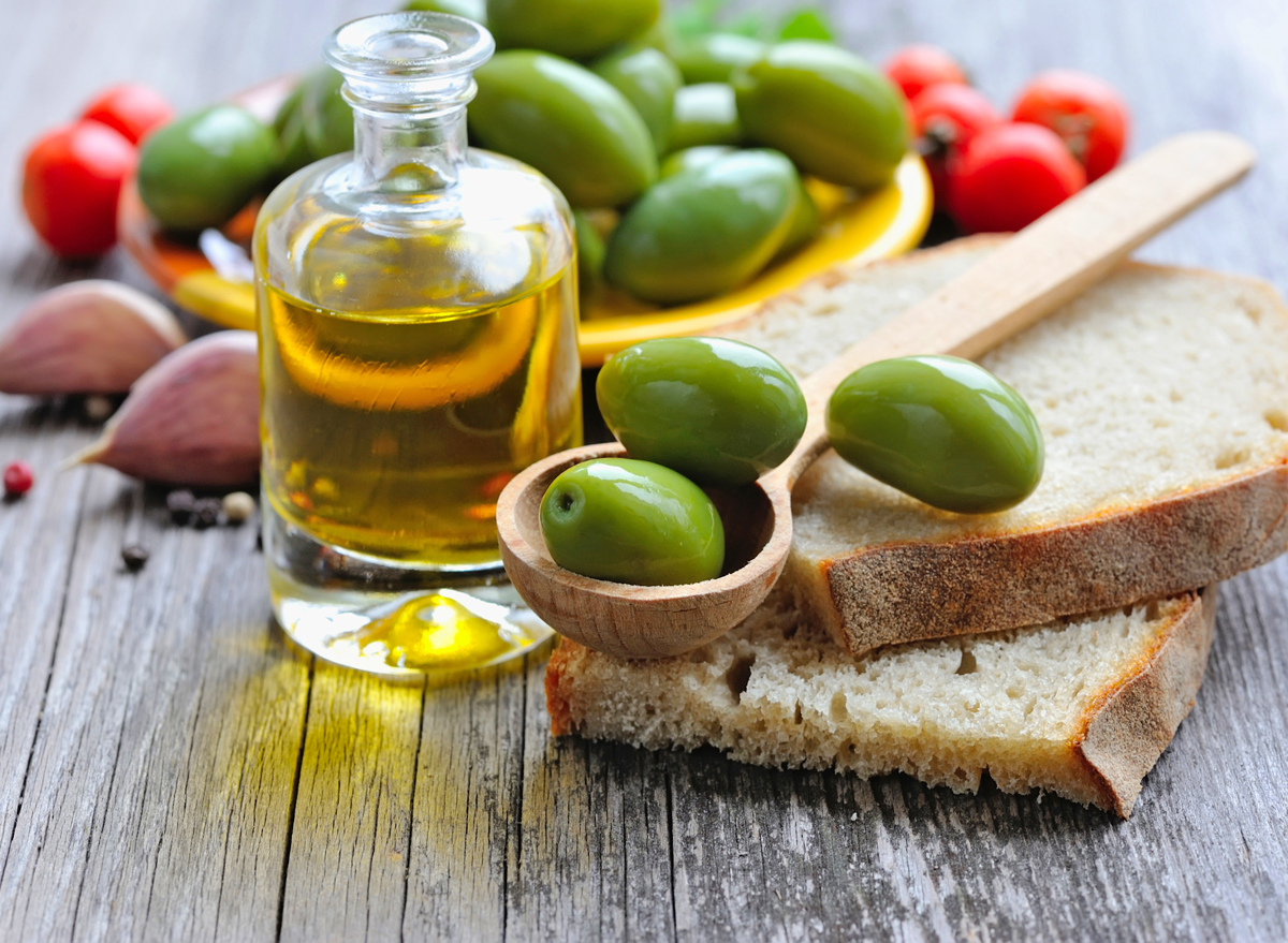 tomato olive oil bread garlic