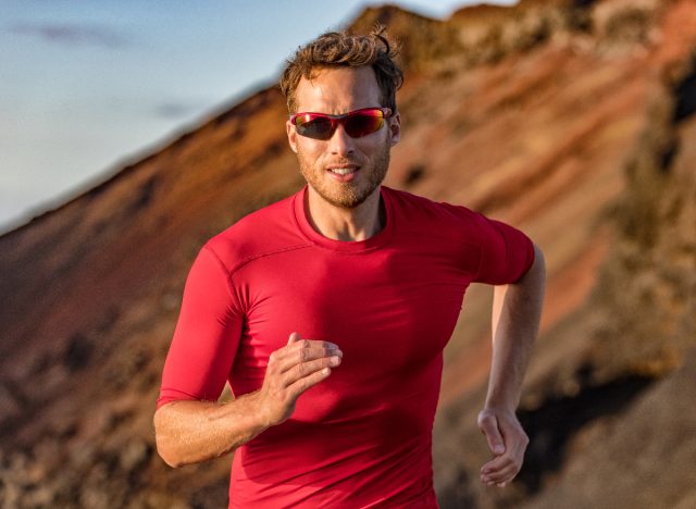 Man running in the desert showing how to increase your visceral fat burning