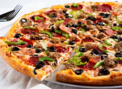 7 Best Supreme Pizzas at Chain Restaurants, According to Diners