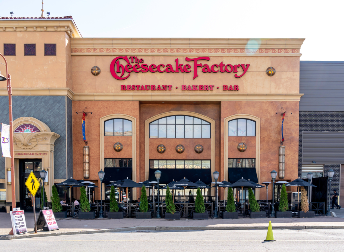 cheesecake factory exterior