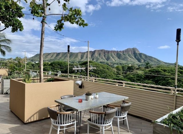 hawaii outdoor seating