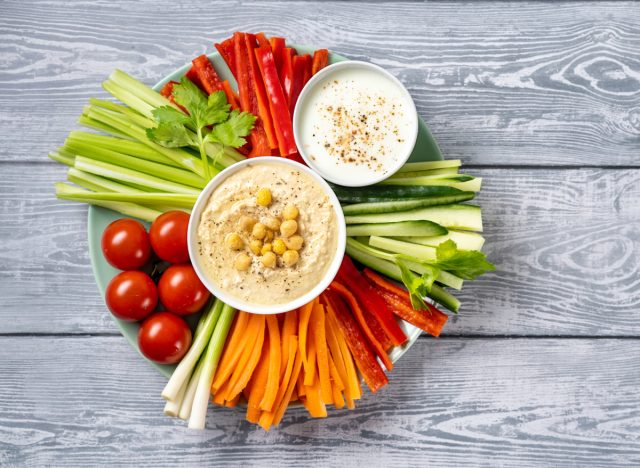 raw vegetables with hummus and yogurt dip