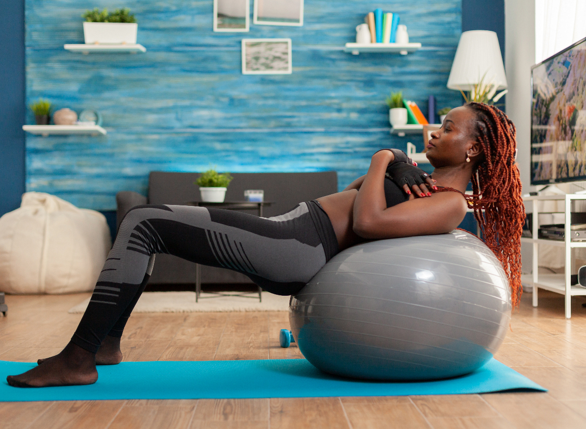The Pros and Cons of Using a Yoga Ball - YOGA PRACTICE