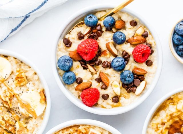 berry almond oatmeal