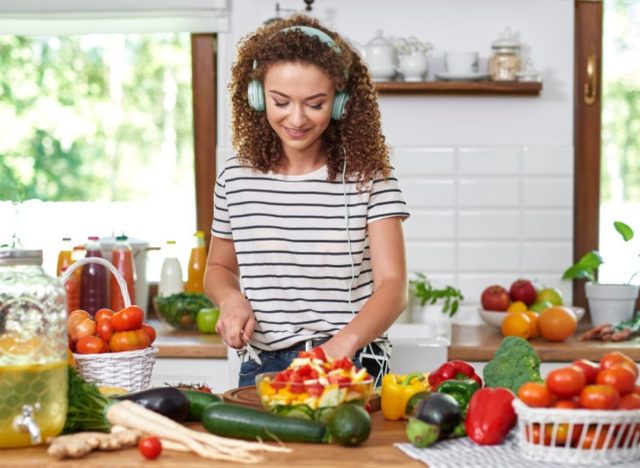 6 Effortless Ways to Lower Inflammation, Say Dietitians