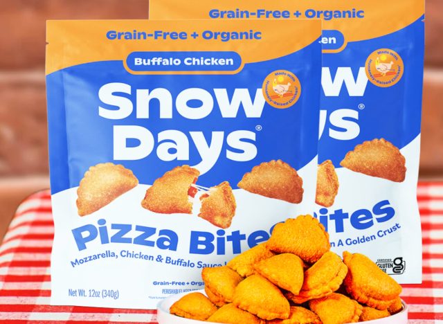 snow days buffalo chicken pizza bites