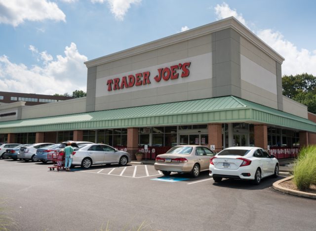 trader joe's exterior