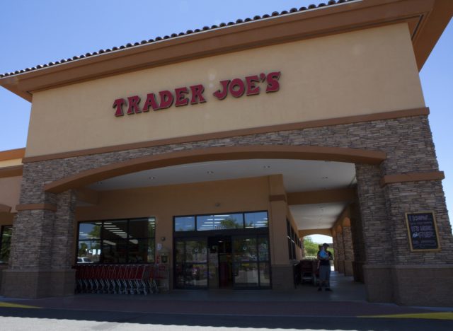 trader joes grocery store