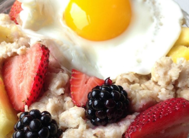 wake-up sunnyside pineapple berry oatmeal