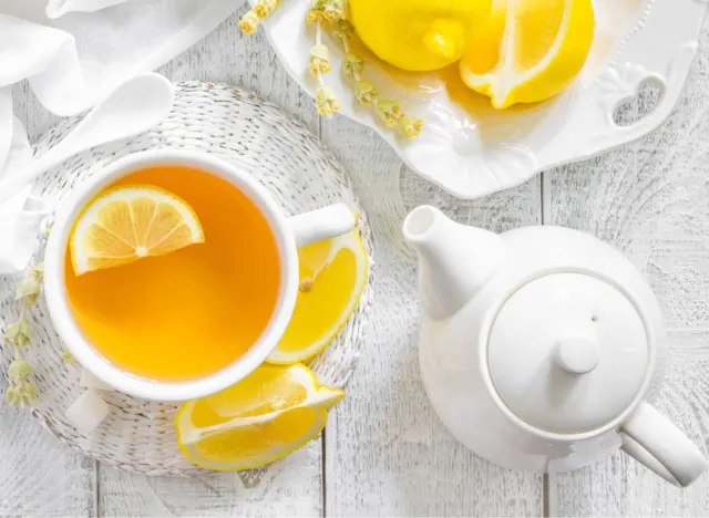 white tea and lemon
